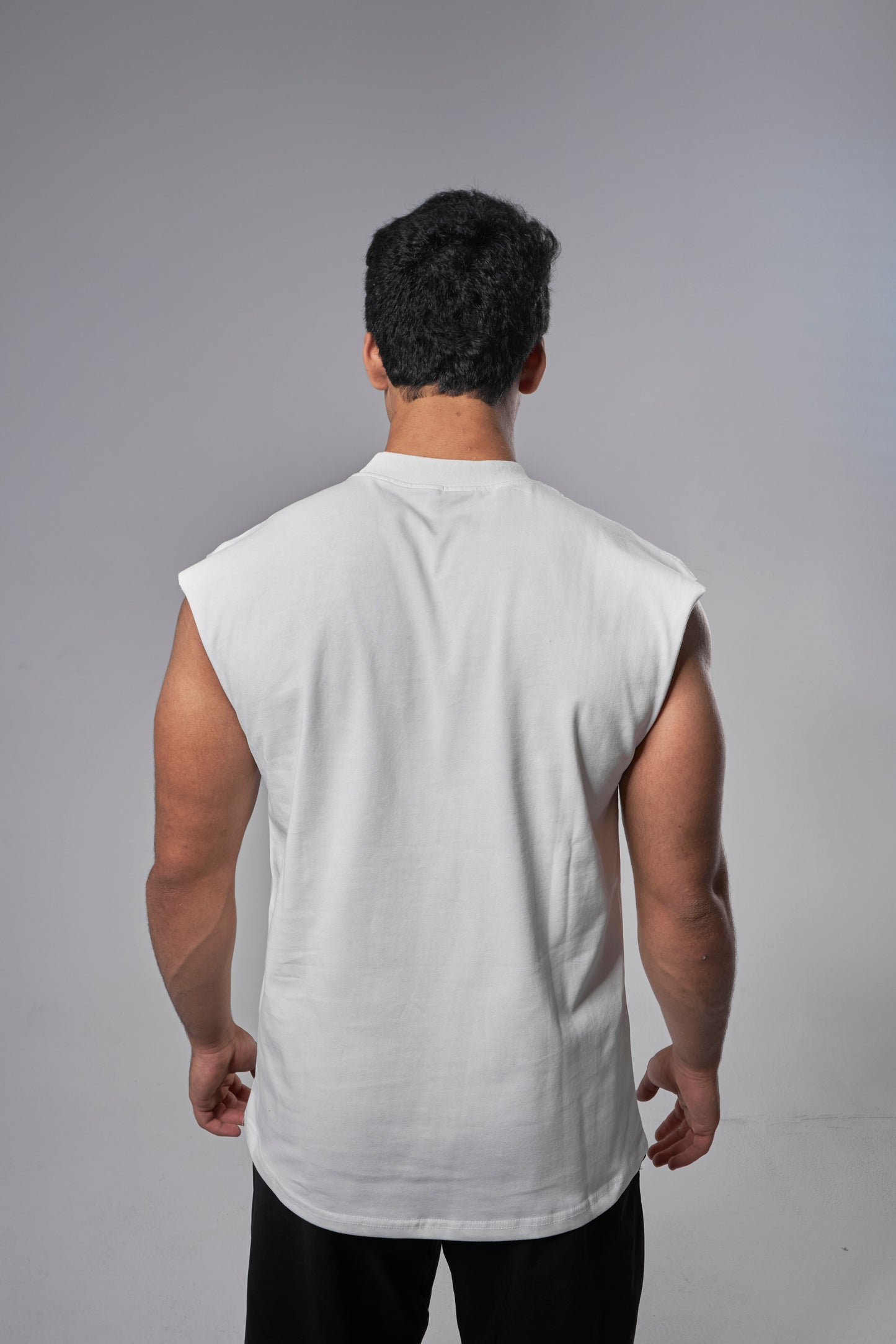 "25/26" white cut-off shirt